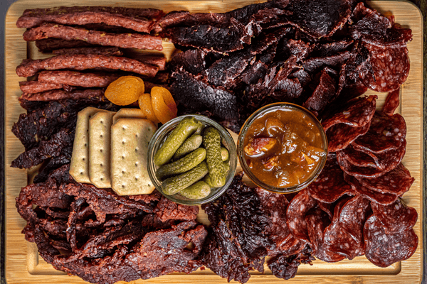 MEDIUM CHARCUTERIE BOARD - Graze jerky