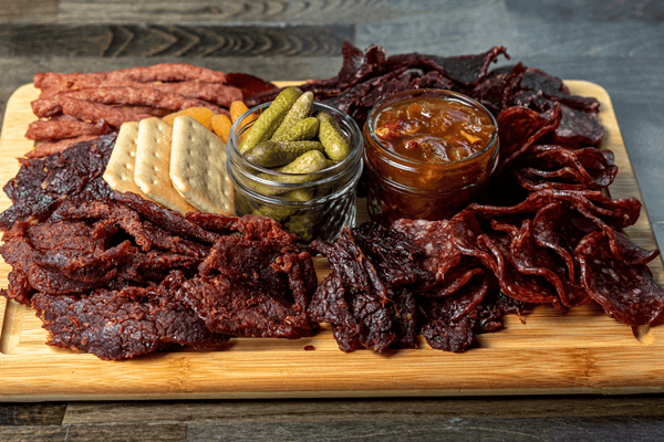 MEDIUM CHARCUTERIE BOARD - Graze jerky